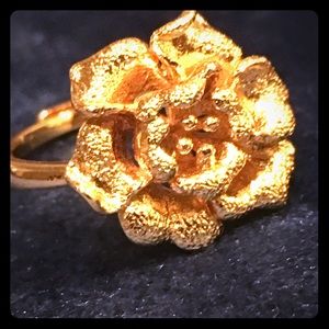 Adjustable gold rose 🌹 ring